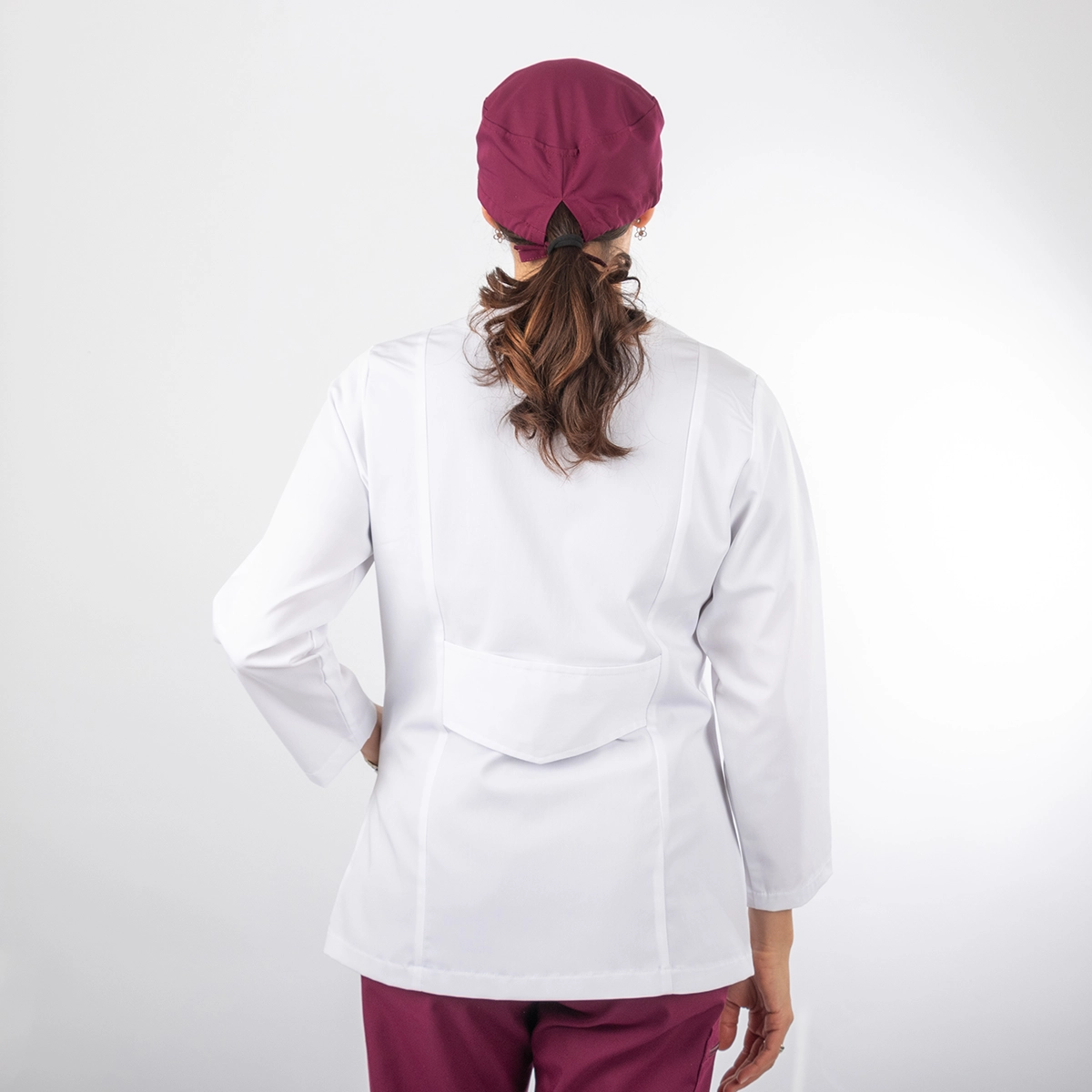 Delantal Blanco Área Médica Mujer Escote en V Manga 3/4 Clásico - Casual - Imagen 2