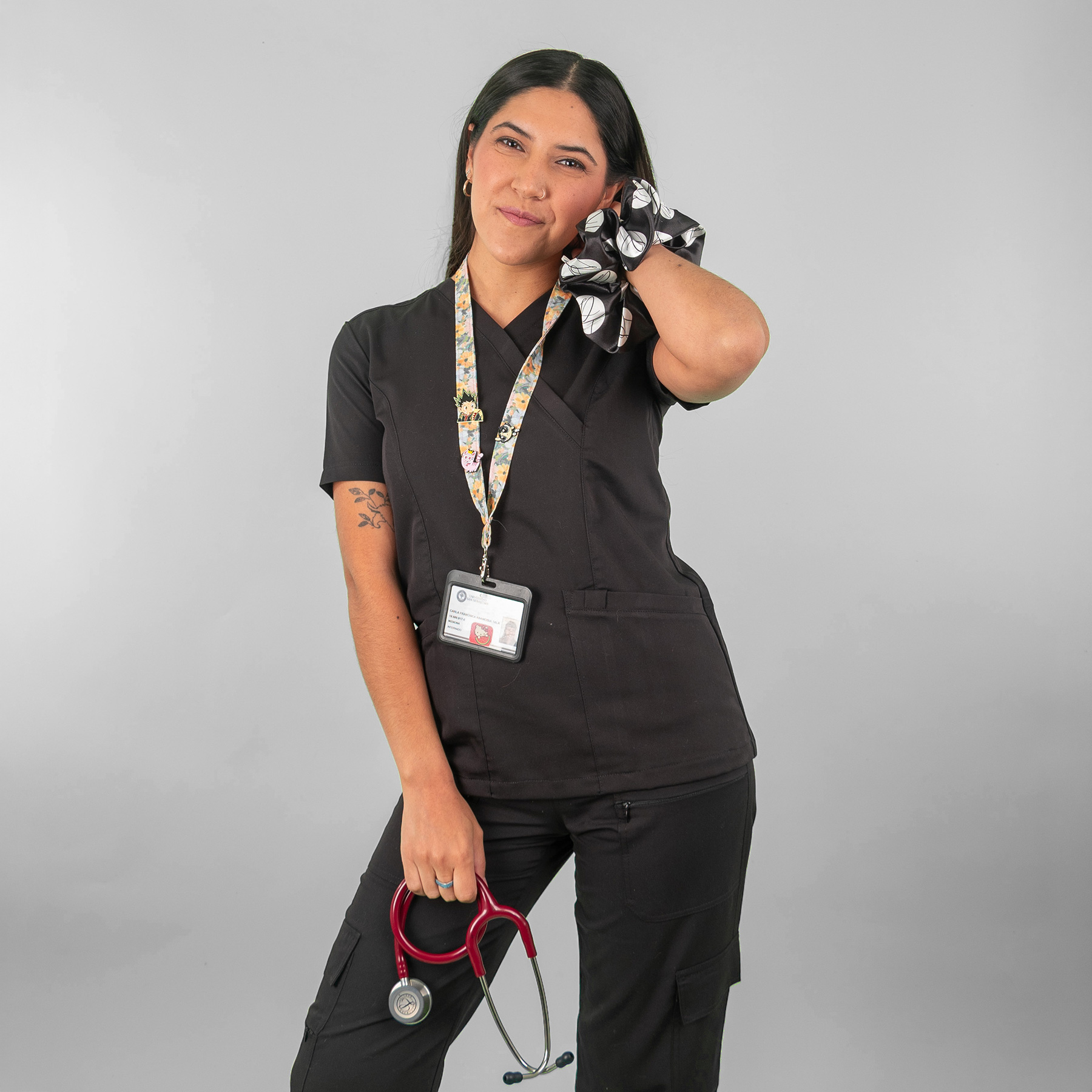 Blusa Clínica Negro Área Médica Mujer Entallada - Ale - Imagen 4