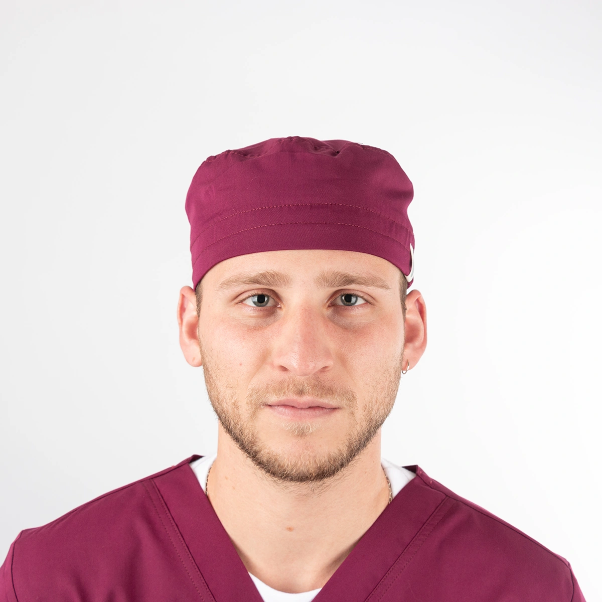 Gorro Clínico Burdeo Tecnólogo Unisex con Elástico - Imagen 4