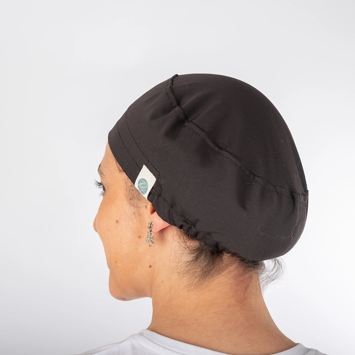 Gorro Clínico Negro Área Médica Unisex con Elástico - Imagen 2