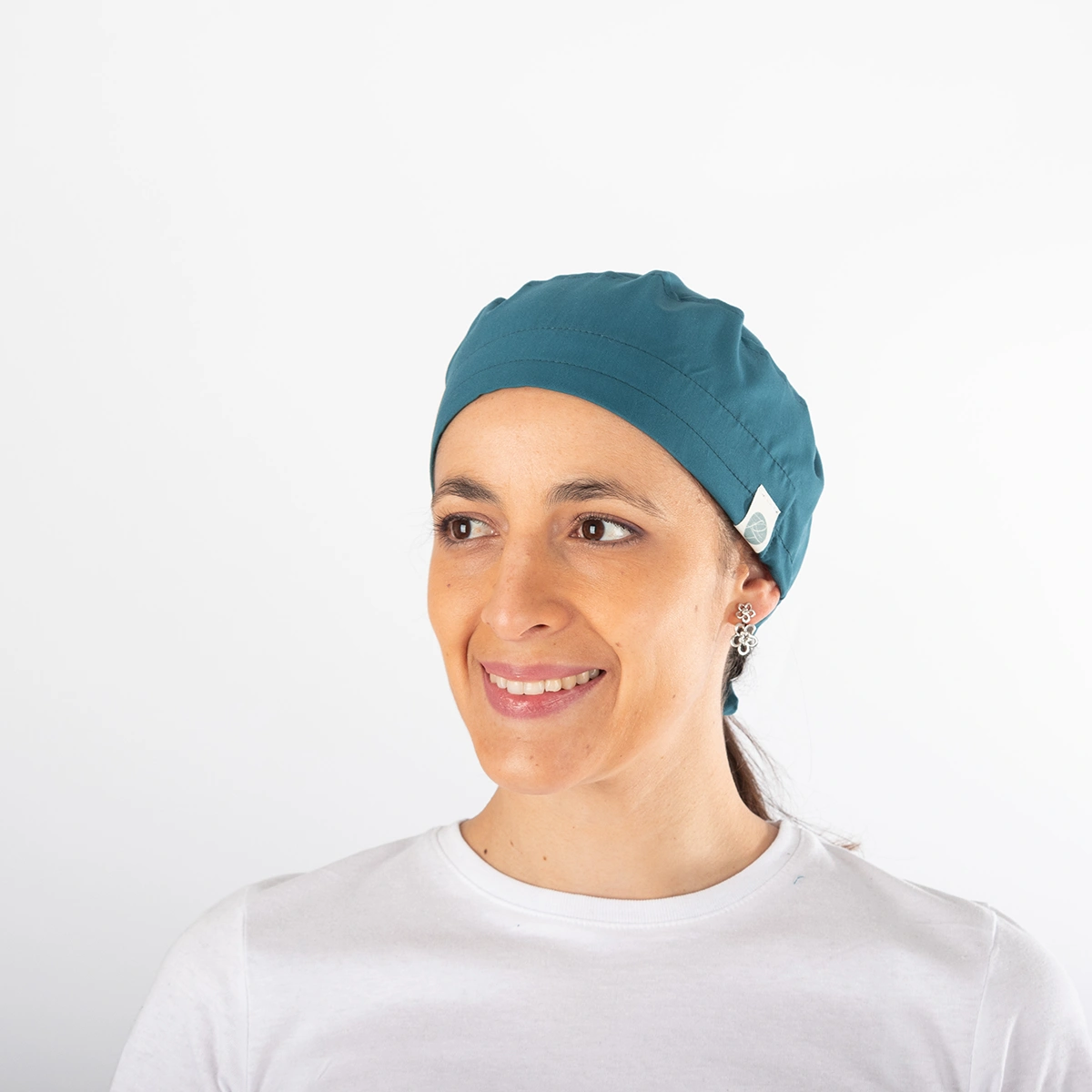 Gorro Clínico Verde Petróleo Área Médica Unisex con Amarras - Imagen 3